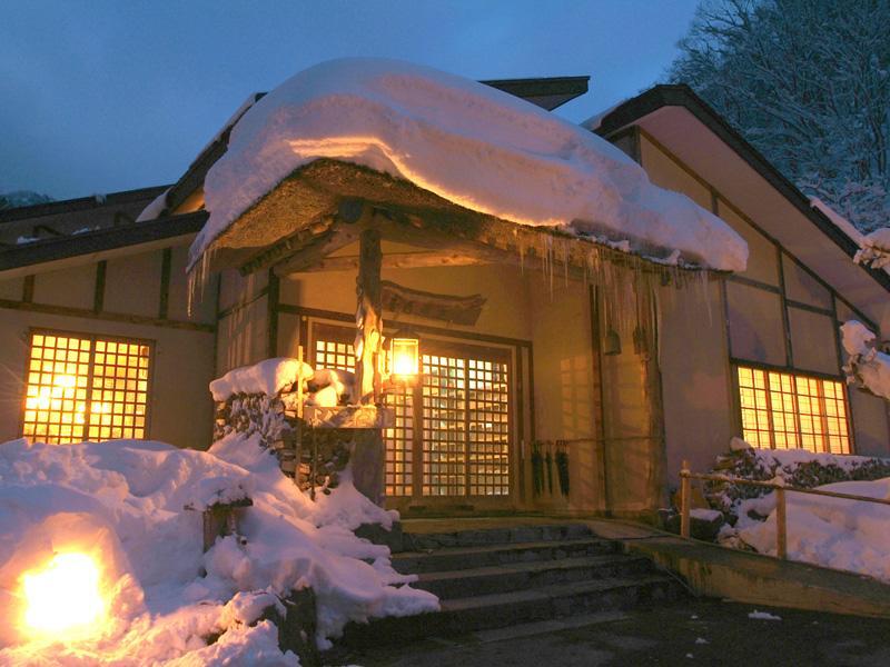 Отель Lamp No Yado Aoni Onsen Hirakawa Экстерьер фото